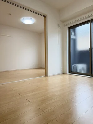 のマンスリーマンション・ウィークリーマンション「グランソレイユ楠葉Ⅲ 102・洋室(No.1352984)」メイン画像