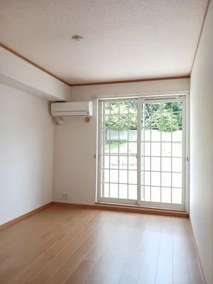 のマンスリーマンション・ウィークリーマンション「ガーデンヒルズⅡ番館 102・洋室(No.1353086)」メイン画像