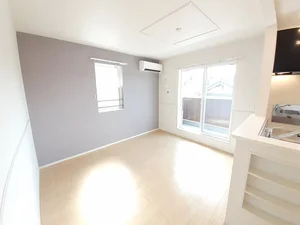 のマンスリーマンション・ウィークリーマンション「サン１６　鴨方 201・洋室(No.1353667)」メイン画像