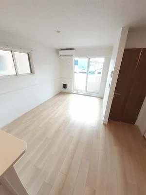 のマンスリーマンション・ウィークリーマンション「シャーンス　Ａ 102・洋室(No.1353701)」メイン画像