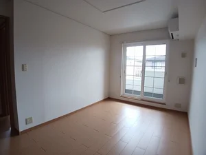 のマンスリーマンション・ウィークリーマンション「アンソレイエⅢ 201・洋室(No.1353806)」メイン画像