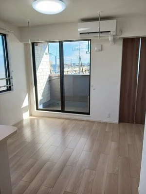 のマンスリーマンション・ウィークリーマンション「ヒカルサ熊谷石原サウス 301・洋室(No.1356171)」メイン画像