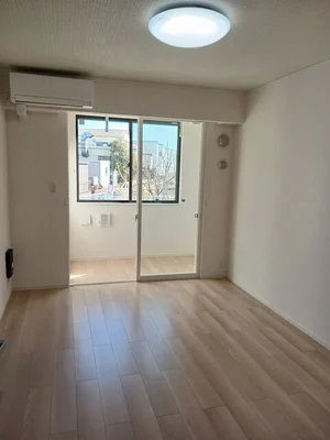 のマンスリーマンション・ウィークリーマンション「ヒカルサ熊谷石原サウス 102・洋室(No.1356179)」メイン画像