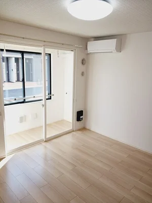 のマンスリーマンション・ウィークリーマンション「ヒカルサ熊谷石原ノース 102・洋室(No.1356183)」メイン画像