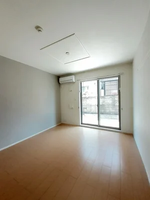 のマンスリーマンション・ウィークリーマンション「アンダー　ワン　ルーフ　Ⅰ 102・洋室(No.1356538)」メイン画像