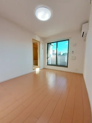 のマンスリーマンション・ウィークリーマンション「Ｐａｎｄａｎ　ＶａｌｌｅｙⅠ 203・洋室(No.1356931)」メイン画像