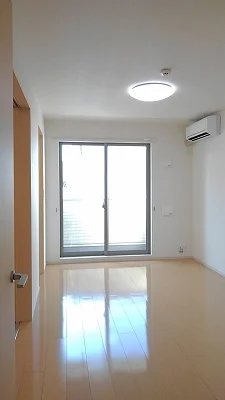 のマンスリーマンション・ウィークリーマンション「ラフコリーヌ 102・洋室(No.1357133)」メイン画像