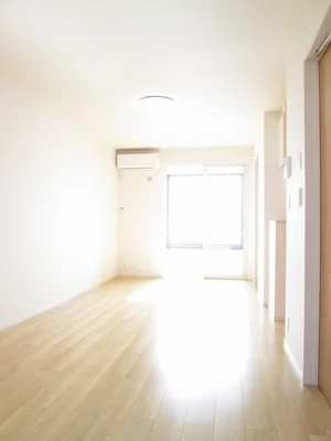 のマンスリーマンション・ウィークリーマンション「エル・クラシックス　Ⅰ 203・洋室(No.1357502)」メイン画像