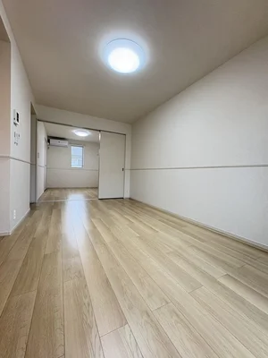 のマンスリーマンション・ウィークリーマンション「カルマカサ 202・洋室(No.1358091)」メイン画像