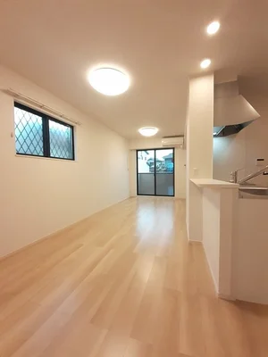 のマンスリーマンション・ウィークリーマンション「エスト・メゾン 103・洋室(No.1358143)」メイン画像