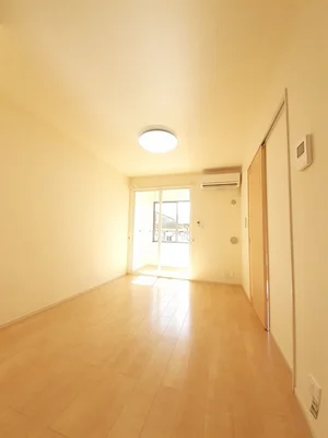 のマンスリーマンション・ウィークリーマンション「フィオーレヒルⅣ 103・洋室(No.1358189)」メイン画像