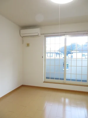 のマンスリーマンション・ウィークリーマンション「アーバンホワイトタナカⅢ 204・洋室(No.1358213)」メイン画像