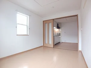福岡県のマンスリーマンション・ウィークリーマンション「リアルエステートⅢ 102・洋室(No.1358246)」メイン画像