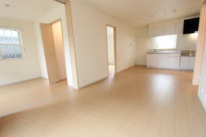 のマンスリーマンション・ウィークリーマンション「サンリット　ヴィラ 101・洋室(No.1358310)」メイン画像