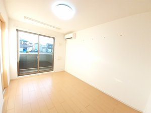 のマンスリーマンション・ウィークリーマンション「エムズ　サニーガーデンⅥ 102・洋室(No.1358523)」メイン画像