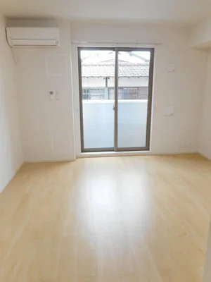 のマンスリーマンション・ウィークリーマンション「カーサ・フェリーチェ　ＥＹ－Ⅰ 106・洋室(No.1358630)」メイン画像