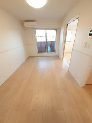 のマンスリーマンション・ウィークリーマンション「ベル　オーヴⅧ　Ａ 203・洋室(No.1358632)」メイン画像