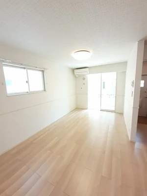 のマンスリーマンション・ウィークリーマンション「バーミィ・イツキ　Ｂ 103・洋室(No.1358656)」メイン画像