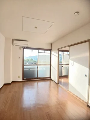 広島県のマンスリーマンション・ウィークリーマンション「アンソレイエ 302・洋室(No.1358666)」メイン画像