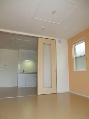 のマンスリーマンション・ウィークリーマンション「ヴィヴァーチェ　Ⅱ 103・洋室(No.1358676)」メイン画像