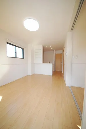 のマンスリーマンション・ウィークリーマンション「Ｓｈａｒｍ　Ｈａｗｋｓ　Ｂ 201・洋室(No.1358836)」メイン画像