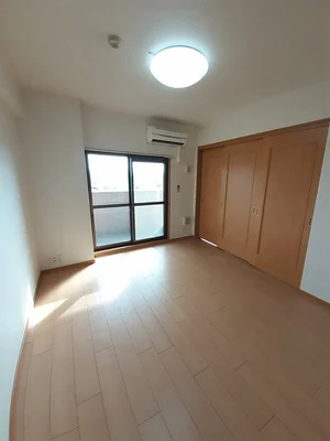 のマンスリーマンション・ウィークリーマンション「Ｇｒａｎｄ　Ｌｅａｇａ 704・洋室(No.1358956)」メイン画像