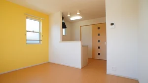 のマンスリーマンション・ウィークリーマンション「サニーサイド　ヴィラⅠ 203・洋室(No.1358962)」メイン画像