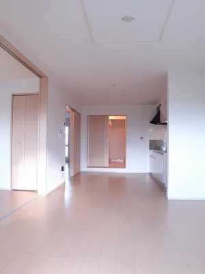 のマンスリーマンション・ウィークリーマンション「ベネフィット　レジデンスⅢ　Ａ 203・洋室(No.1359020)」メイン画像