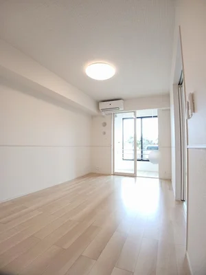 のマンスリーマンション・ウィークリーマンション「ザ・ビレッジグリーン木ノ本Ⅰ 102・洋室(No.1359035)」メイン画像