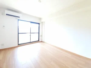 のマンスリーマンション・ウィークリーマンション「シャルマンコート広沢Ａ 303・洋室(No.1359057)」メイン画像