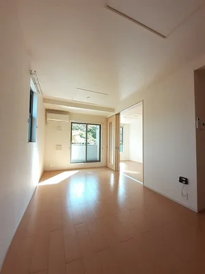 のマンスリーマンション・ウィークリーマンション「ピン　ラ　ポントゥ 204・洋室(No.1359413)」メイン画像