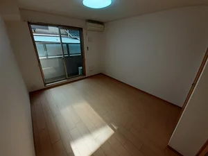 のマンスリーマンション・ウィークリーマンション「クリザンテーム　山本Ⅱ 106・洋室(No.1359715)」メイン画像