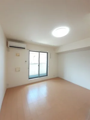 のマンスリーマンション・ウィークリーマンション「プランドール松縄 202・洋室(No.1359814)」メイン画像