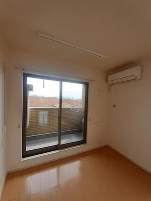 愛媛県のマンスリーマンション・ウィークリーマンション「ユマージュ・ソレイユ 302・洋室(No.1359815)」メイン画像