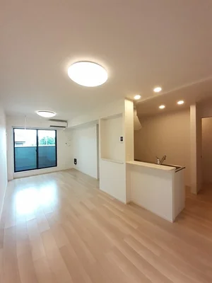 のマンスリーマンション・ウィークリーマンション「アルフォート　鴨方 203・洋室(No.1360134)」メイン画像