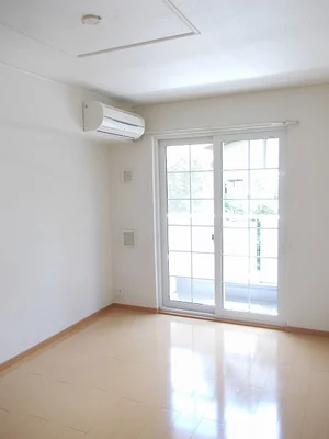 のマンスリーマンション・ウィークリーマンション「エアリ－　ガ－デンⅡ 102・洋室(No.1360186)」メイン画像