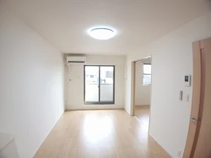 のマンスリーマンション・ウィークリーマンション「ラフレシール　メゾン　ＹａＹａ 202・洋室(No.1360613)」メイン画像