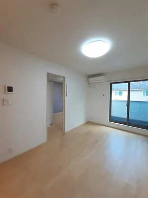 のマンスリーマンション・ウィークリーマンション「ＲｉｒｉａⅦ　Ⅶ 201・洋室(No.1360635)」メイン画像