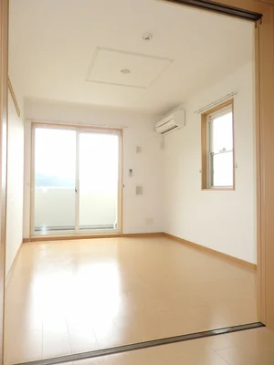 山県郡北広島町のマンスリーマンション・ウィークリーマンション「メゾン　ソレイユ　Ⅰ 103・洋室(No.1360740)」メイン画像