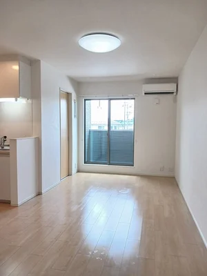 のマンスリーマンション・ウィークリーマンション「シャンブレ・ラ・ソレイユⅡ 202・洋室(No.1360762)」メイン画像