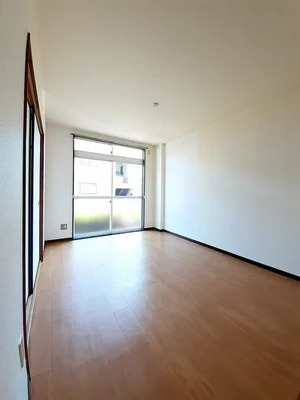 のマンスリーマンション・ウィークリーマンション「エルディムよしかわ 105・洋室(No.1360958)」メイン画像