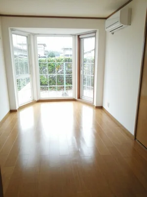 のマンスリーマンション・ウィークリーマンション「ＷｉｎｄｓＫｅａ－Ｌａｎｉ　Ｂ 102・洋室(No.1361037)」メイン画像