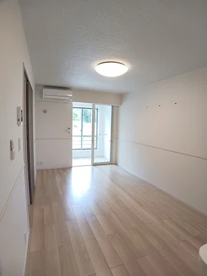 のマンスリーマンション・ウィークリーマンション「メゾン・エフォール・ルナ　Ａ 101・洋室(No.1361560)」メイン画像