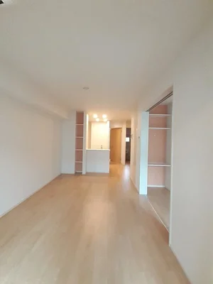 のマンスリーマンション・ウィークリーマンション「Ｓｃｈｏｎ　Ⅳ 102・洋室(No.1361699)」メイン画像