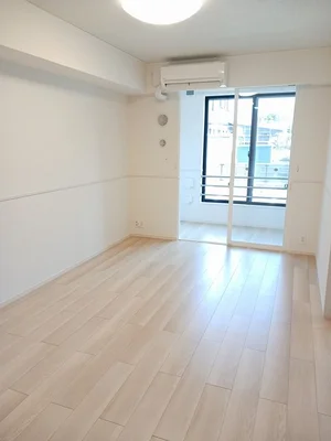 のマンスリーマンション・ウィークリーマンション「ル・リヤン　ミヤモト 102・洋室(No.1361721)」メイン画像