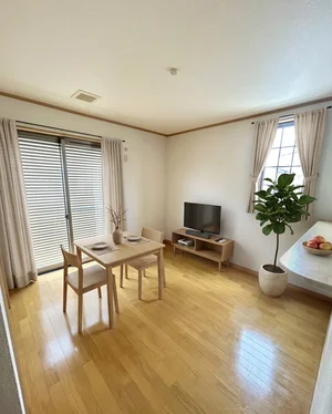 のマンスリーマンション・ウィークリーマンション「【各務原市那加不動丘/各務原市役所前 徒歩12分/広々１ＬＤＫ/駐車場アリ（マンスリーベースＪＰ G026)(No.1362142)」メイン画像