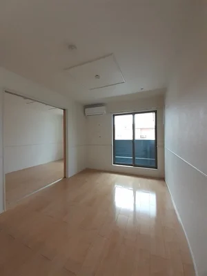 のマンスリーマンション・ウィークリーマンション「ロワゾーブルーＩ 201・洋室(No.1362258)」メイン画像