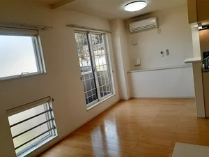 のマンスリーマンション・ウィークリーマンション「ＥＲＵＭ（エルミ） 201・洋室(No.1362340)」メイン画像