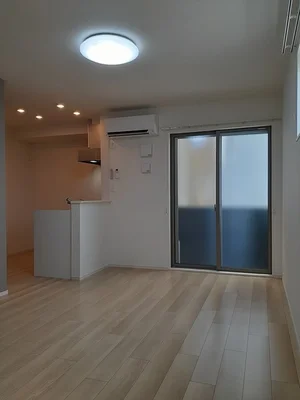 のマンスリーマンション・ウィークリーマンション「Ｆｏｒｅｓｔ　Ｏｎｅ 105・洋室(No.1362392)」メイン画像