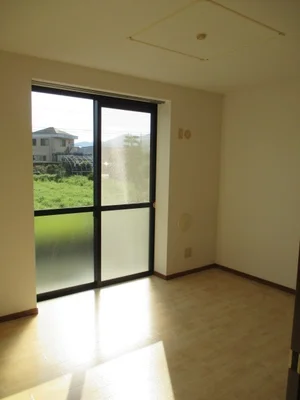 のマンスリーマンション・ウィークリーマンション「ＨＯＮＥＹＨＯＭＥ　Ａ 101・洋室(No.1362589)」メイン画像